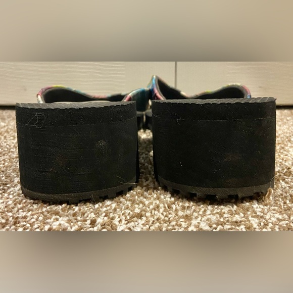 Speedo Flip Flops Women’s Size 9 Rainbow Striped - Picture 5 of 6